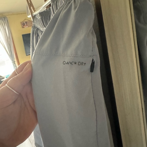 Men’s SKORO shorts 6” - Picture 3 of 3